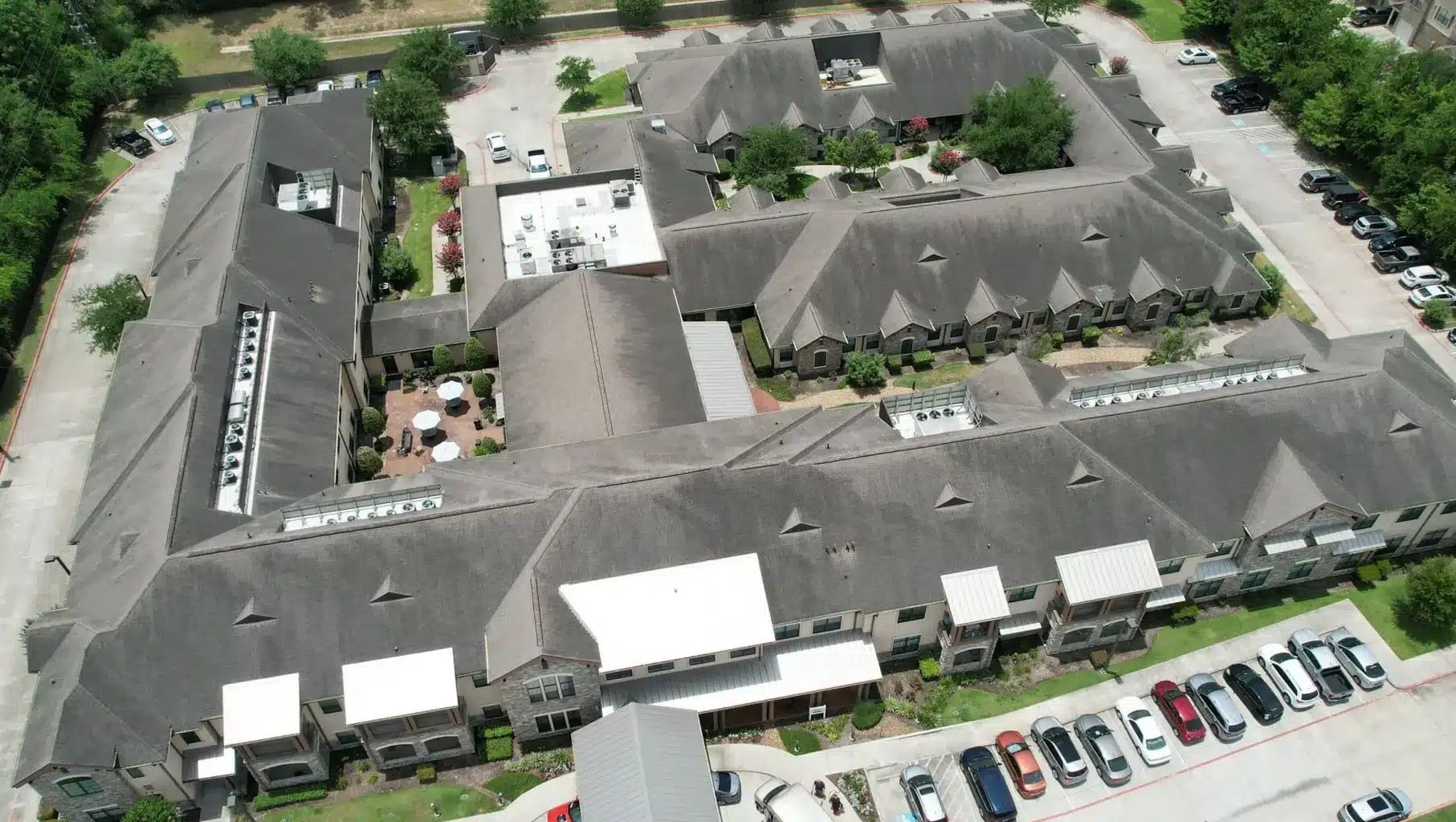 commercial roof repairs services in Houston